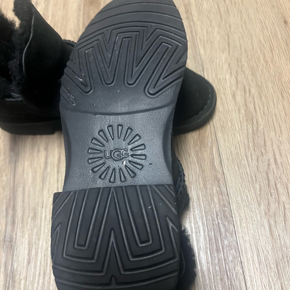 Ugg boots - Picture 3 of 4